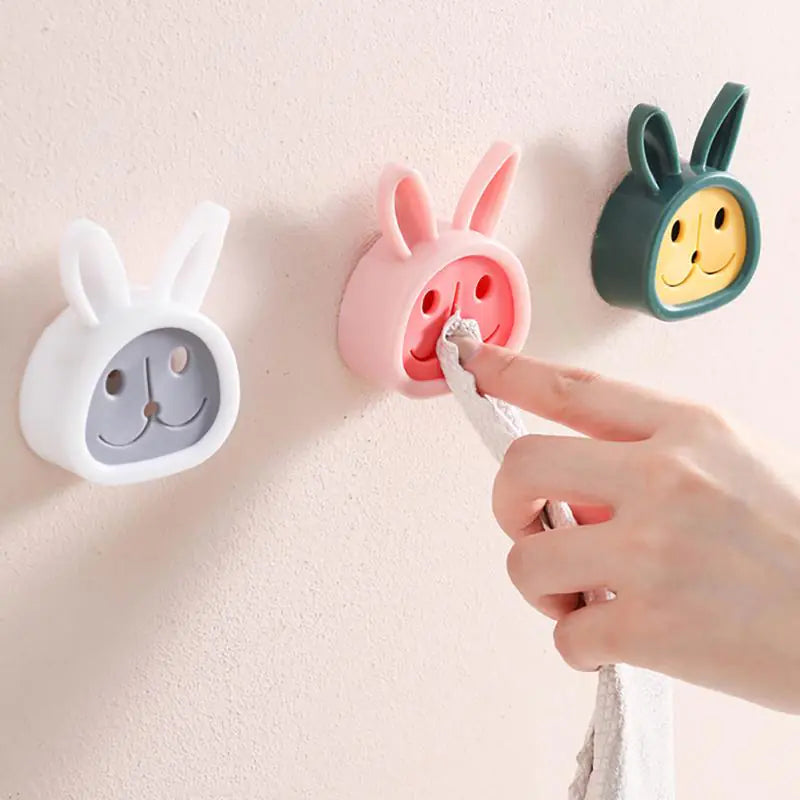 Charming Practical Holder For Towels And Plugs